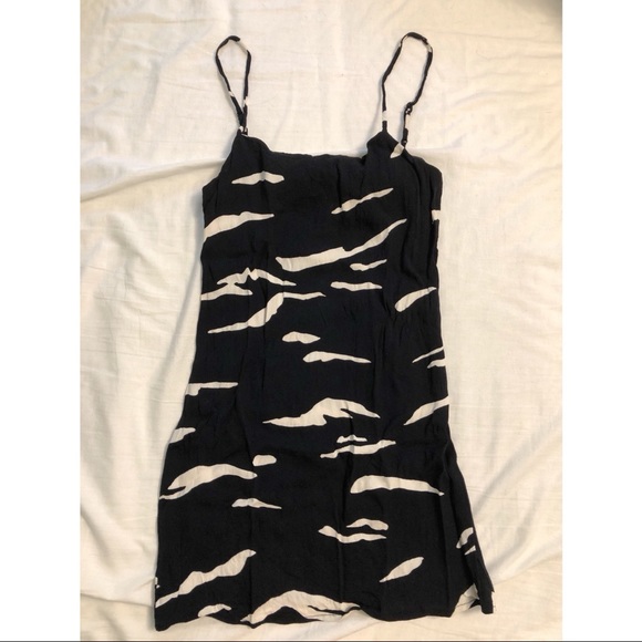 Reformation Lindsay dress ✨ READ DESCRIPTION ✨ - Picture 1 of 5